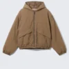 Lässige Nylon-Bomberjacke – Staubbraun Lässige Nylon-Bomberjacke – Staubbraun