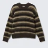 Lässiger gestreifter Strickpullover – Braun mit bunten Streifen Lässiger gestreifter Strickpullover – Braun mit bunten Streifen