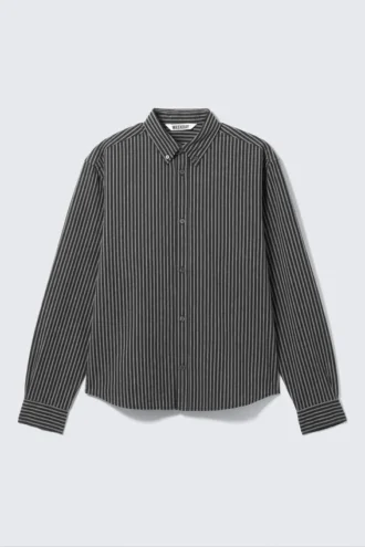 Lässiges gestreiftes Button-Down-Hemd – Dunkelgrau gestreift