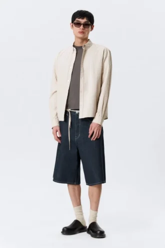 Lässiges gestreiftes Hemd mit Knopfleiste – gestreift, beige