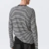 Lässiges langarmiges Baumwoll-T-Shirt – schwarz-weiße Streifen Lässiges langarmiges Baumwoll-T-Shirt – schwarz-weiße Streifen
