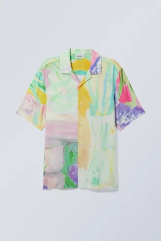 Lässiges Resort-Shirt mit kurzen Ärmeln – bedruckt mit Blumenmotiv