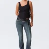Luna Low Rise Skinny Bootcut Jeans – Blau Hymn – Mittelblau