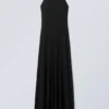 Maxi-Halter-Kleid mit offenem Rücken – Schwarz Maxi-Halter-Kleid mit offenem Rücken – Schwarz