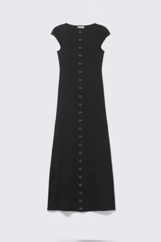 Maxikleid mit Lochmuster und kurzen Shorts – Schwarz Maxikleid mit Lochmuster und kurzen Shorts – Schwarz