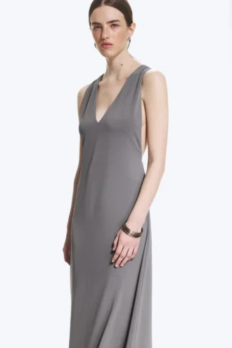 Maxikleid mit Raffungen – Staubgrau
