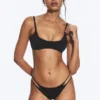 Mehrlagiges Bikini-Höschen im brasilianischen Stil – Schwarz Mehrlagiges Bikini-Höschen im brasilianischen Stil – Schwarz