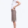 Midi-Rock aus mehrlagigem Mesh – Khaki/Burgunderrot – Blumenmuster Midi-Rock aus mehrlagigem Mesh – Khaki/Burgunderrot – Blumenmuster
