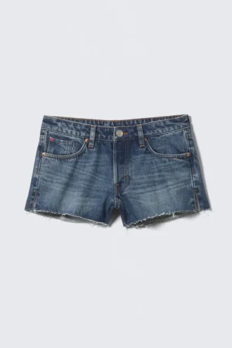 Mini-Jeans-Shorts mit niedriger Leibhöhe und unversäubertem Saum – Mountain Blue – Dunkelblau Mini-Jeans-Shorts mit niedriger Leibhöhe und unversäubertem Saum – Mountain Blue – Dunkelblau