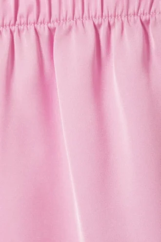 Mini-Shorts aus Satin mit Spitze – Rosa – Schwarze Spitze