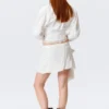 Mini-Wickelrock mit niedriger Leibhöhe und Schleifendetail – Off-White Mini-Wickelrock mit niedriger Leibhöhe und Schleifendetail – Off-White