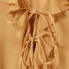 Minikleid mit Rüschen und V-Ausschnitt – Senfgelb Minikleid mit Rüschen und V-Ausschnitt – Senfgelb