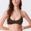 Minimalistisches Neckholder-Bikini-Oberteil – Dunkelbraun Minimalistisches Neckholder-Bikini-Oberteil – Dunkelbraun