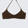 Minimalistisches Neckholder-Bikini-Oberteil – Dunkelbraun Minimalistisches Neckholder-Bikini-Oberteil – Dunkelbraun