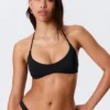 Minimalistisches Neckholder-Bikini-Oberteil – Schwarz Minimalistisches Neckholder-Bikini-Oberteil – Schwarz