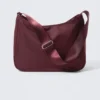 Mittlere Nylon-Twill-Umhängetasche – Dunkelrot Mittlere Nylon-Twill-Umhängetasche – Dunkelrot