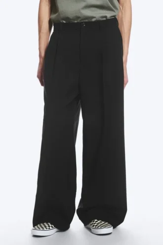 Nate Baggy-Fit-Hose mit Bundfalten – Schwarz Nate Baggy-Fit-Hose mit Bundfalten – Schwarz