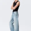 Nebula Unisex-Jeans mit mittlerer Leibhöhe und lockerem, tonnenförmigem Barrel – Kimberley Blue – Hellblau Nebula Unisex-Jeans mit mittlerer Leibhöhe und lockerem, tonnenförmigem Barrel – Kimberley Blue – Hellblau