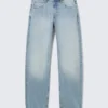 Nebula Unisex-Jeans mit mittlerer Leibhöhe und lockerem, tonnenförmigem Barrel – Kimberley Blue – Hellblau Nebula Unisex-Jeans mit mittlerer Leibhöhe und lockerem, tonnenförmigem Barrel – Kimberley Blue – Hellblau