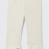 Niedrig geschnittene, taillierte Capri-Hose – Off-White Niedrig geschnittene, taillierte Capri-Hose – Off-White