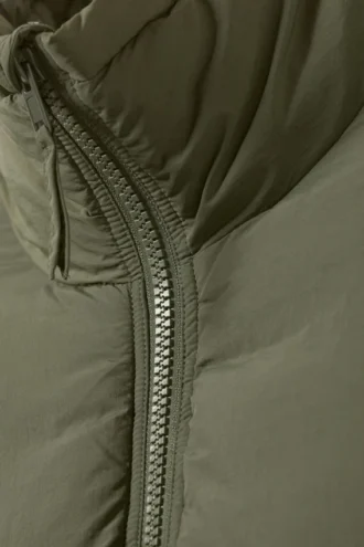 Nylon-Daunenjacke mit Kordelzug – Salbeigrün Nylon-Daunenjacke mit Kordelzug – Salbeigrün