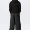Nylon-Hose mit mittlerer Leibhöhe und weitem, lockeren Bein – Schwarz Nylon-Hose mit mittlerer Leibhöhe und weitem, lockeren Bein – Schwarz