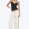 Nylon-Jogging-Hose mit abnehmbaren Beinen – Beige – Schwarze Streifen Nylon-Jogging-Hose mit abnehmbaren Beinen – Beige – Schwarze Streifen