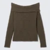 Off-Shoulder-Pullover – Dunkelbraun Off-Shoulder-Pullover – Dunkelbraun