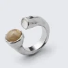 Offener Ring mit organischen Steinen – Silber Offener Ring mit organischen Steinen – Silber