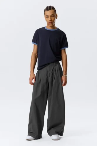 Otis Baggy-Chino aus plissiertem Twill – Dunkelgrau