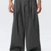 Otis Baggy-Chino aus plissiertem Twill – Dunkelgrau Otis Baggy-Chino aus plissiertem Twill – Dunkelgrau