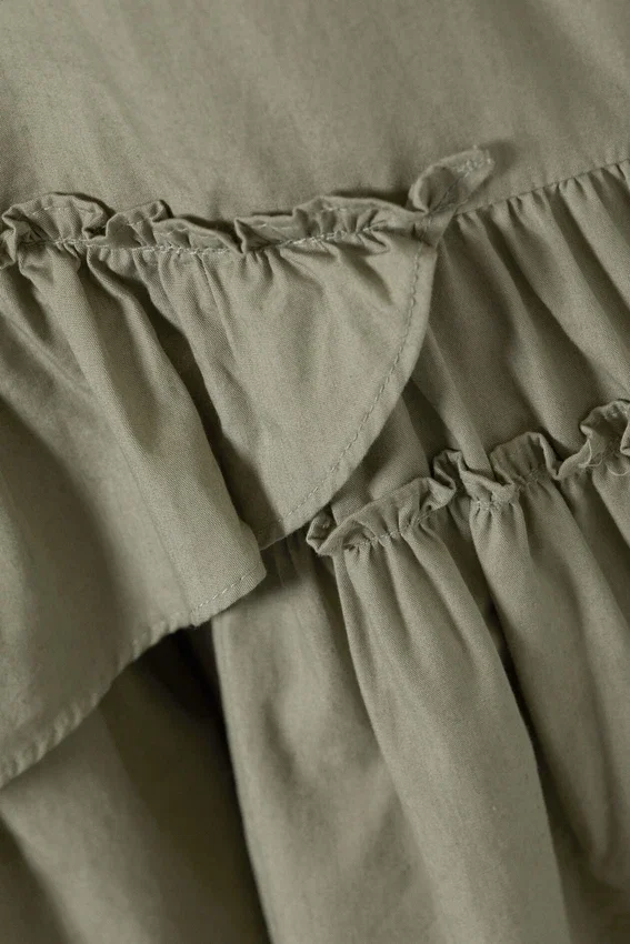 Oversized-Mini-Kleid im Hemdstil mit Rüschen – Khaki-Grün Oversized-Mini-Kleid im Hemdstil mit Rüschen – Khaki-Grün