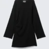 Oversized-Mini-Kleid mit langen Ärmeln – Schwarz Oversized-Mini-Kleid mit langen Ärmeln – Schwarz