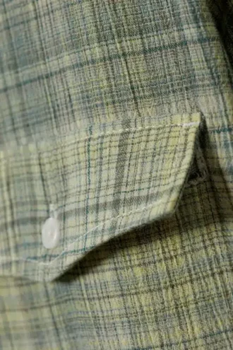 Oversized-Shirt mit kurzen Ärmeln und Karomuster – Staubgrünes Karomuster