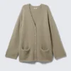 Oversized-Strickjacke mit V-Ausschnitt – Dusty Beige Oversized-Strickjacke mit V-Ausschnitt – Dusty Beige