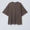 Oversized-T-Shirt aus schwerem Stoff – gewaschen, dunkelbraun Oversized-T-Shirt aus schwerem Stoff – gewaschen, dunkelbraun