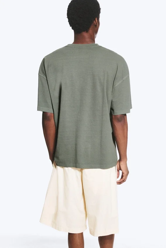 Oversized-T-Shirt im Boxy-Schnitt – Hellstaubiges Khaki-Grün Oversized-T-Shirt im Boxy-Schnitt – Hellstaubiges Khaki-Grün