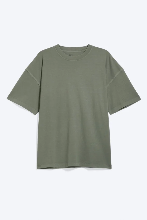 Oversized-T-Shirt im Boxy-Schnitt – Hellstaubiges Khaki-Grün Oversized-T-Shirt im Boxy-Schnitt – Hellstaubiges Khaki-Grün