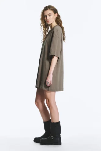 Oversized-T-Shirt-Kleid aus Baumwolle – Staubgrau