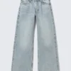 Paz Mid Straight Jeans mit Verzierungen – Venice Blue – Hellblau Paz Mid Straight Jeans mit Verzierungen – Venice Blue – Hellblau