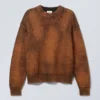 Pullover aus festem Strick – gewaschenes Dunkelrot Pullover aus festem Strick – gewaschenes Dunkelrot