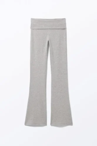 Pyjama-Hose mit ausgestelltem Bein und niedriger Taille – Grau meliert