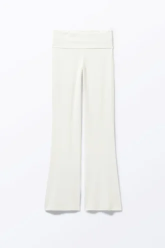 Pyjama-Hose mit niedriger Taille und ausgestelltem Bein – Weiß