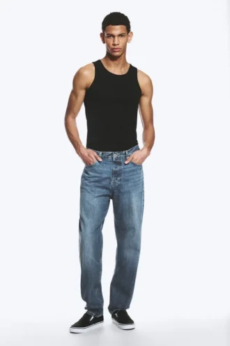 Ray Mid Rise Relaxed Tapered Jeans – Radio Blue – Medium Blue