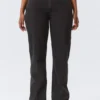 Resolute Curve – Straight-Fit-Jeans mit hoher Taille – Tuned Black – Schwarz Resolute Curve – Straight-Fit-Jeans mit hoher Taille – Tuned Black – Schwarz
