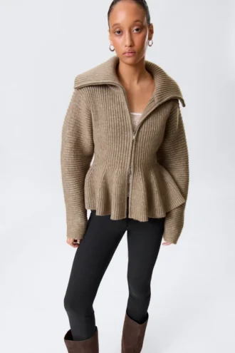 Rippgestrickter Peplum-Pullover mit Reißverschluss – Dusty Mole