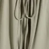 Ärmelloses, gerafftes Neckholder-Top – Staubiges Khaki-Grün Ärmelloses, gerafftes Neckholder-Top – Staubiges Khaki-Grün