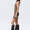Ärmelloses Neckholder-Minikleid – Dark Mole Ärmelloses Neckholder-Minikleid – Dark Mole