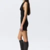 Ärmelloses Neckholder-Minikleid – Schwarz Ärmelloses Neckholder-Minikleid – Schwarz