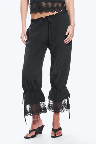 Rosabel Low-Rise-Bloomer mit lockerer Passform und Spitzenbesatz – Schwarz